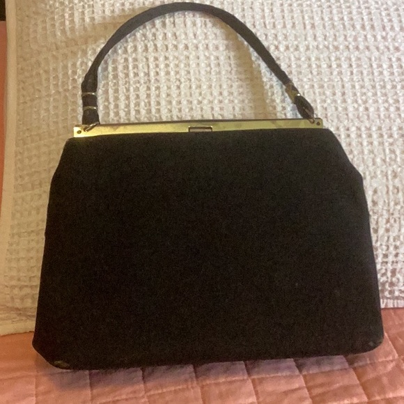 Vintage black velvet handbag with embroidery and beads probably 1950s or 60s - Picture 2 of 3